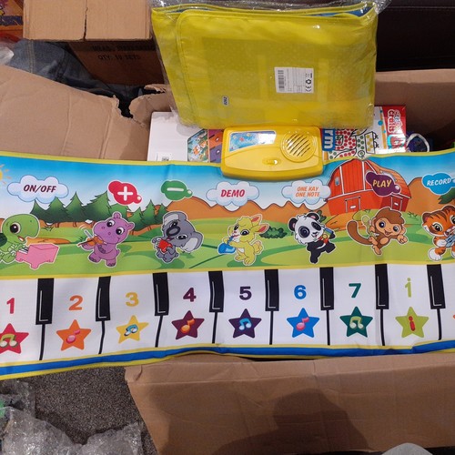 Green piano music - music, mat